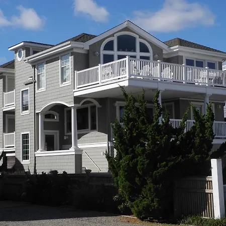 Great Location With Beautiful Ocean And Bay Views Villa